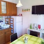 Kamelija * Malinska