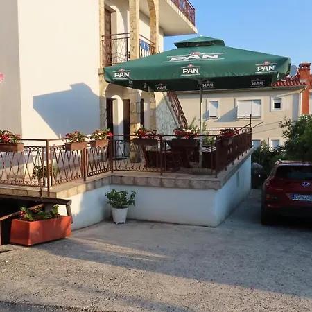 Apartment Kamelija