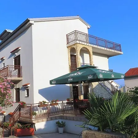 Apartment Kamelija
